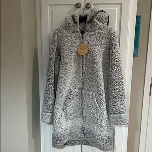 NWT Women’s Amari fleece coat
